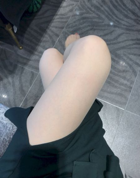 黑色皮衣女王调教男m视频_HD日韩免费观看