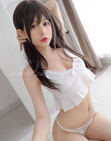 美女扒开胸罩给男生摸视频_免费观看字幕