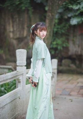 丝瓜草莓视频色板_国语版高清